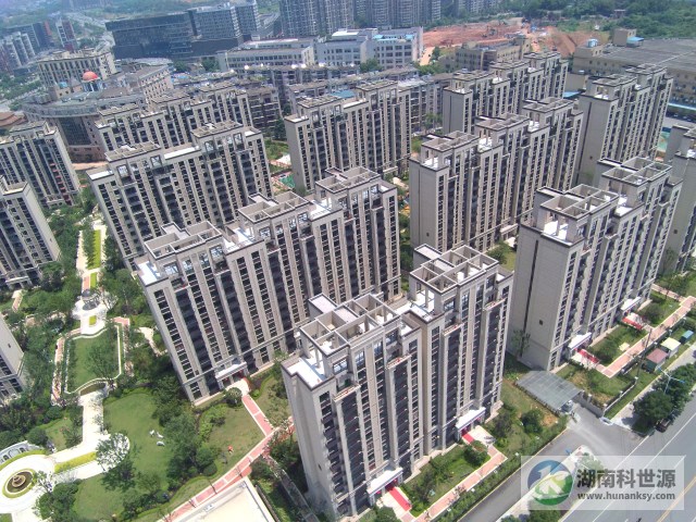 長沙中信（中海）凱旋城東地塊陽臺壁掛式太陽能熱水系統(tǒng)